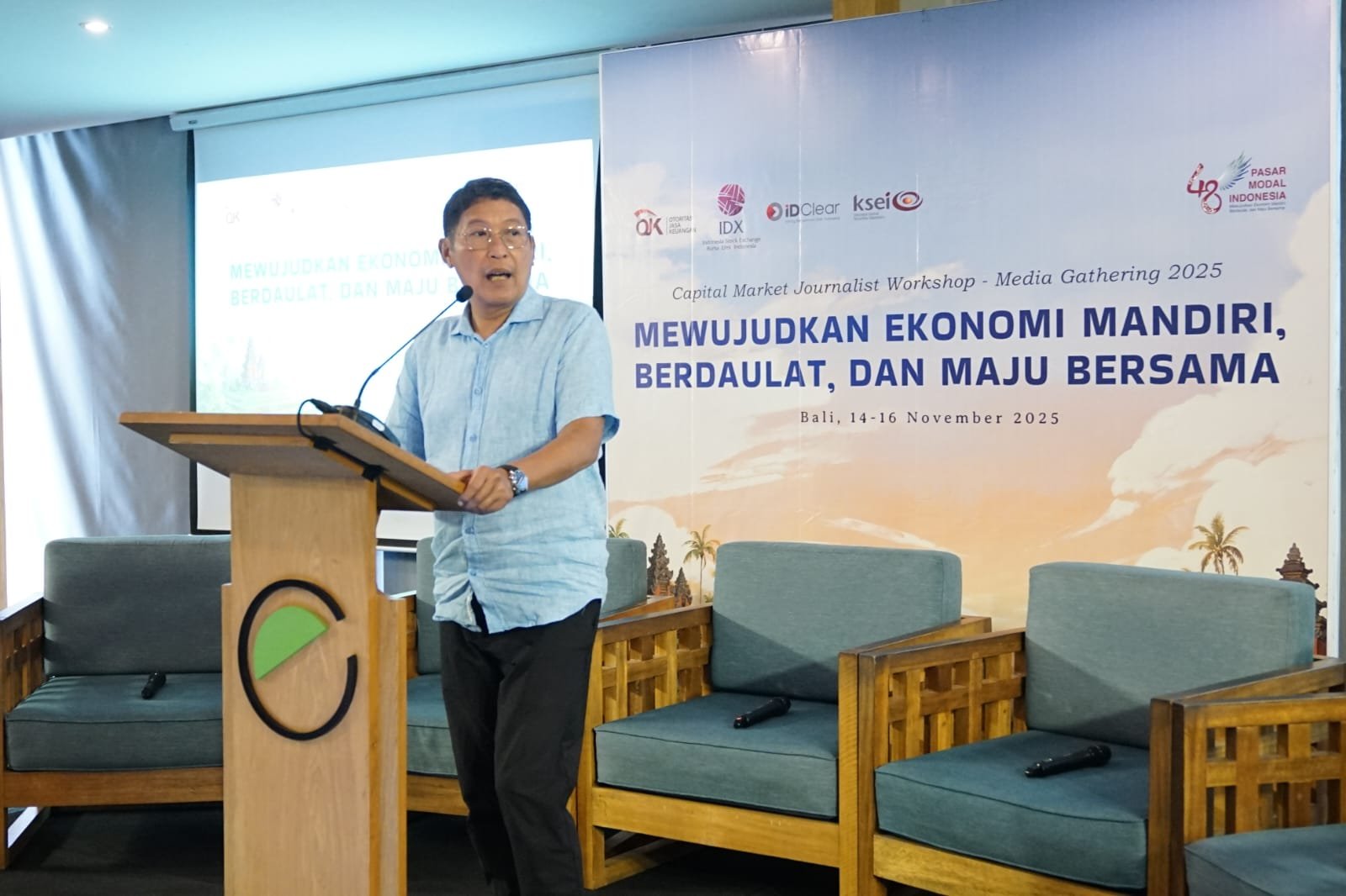 OJK Pastikan Ketentuan Free Float Minimal 10% Berlaku Tahun Ini