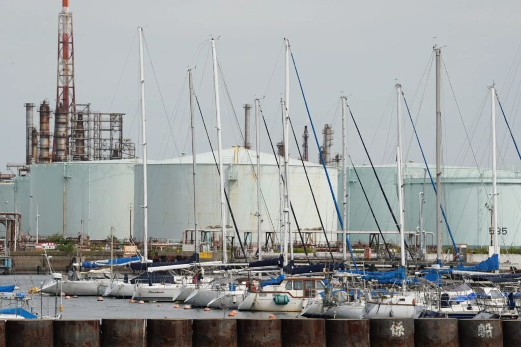 Harga Minyak Melemah di Asia, Pasar Cermati Situasi Lanjutan di Venezuela minyak