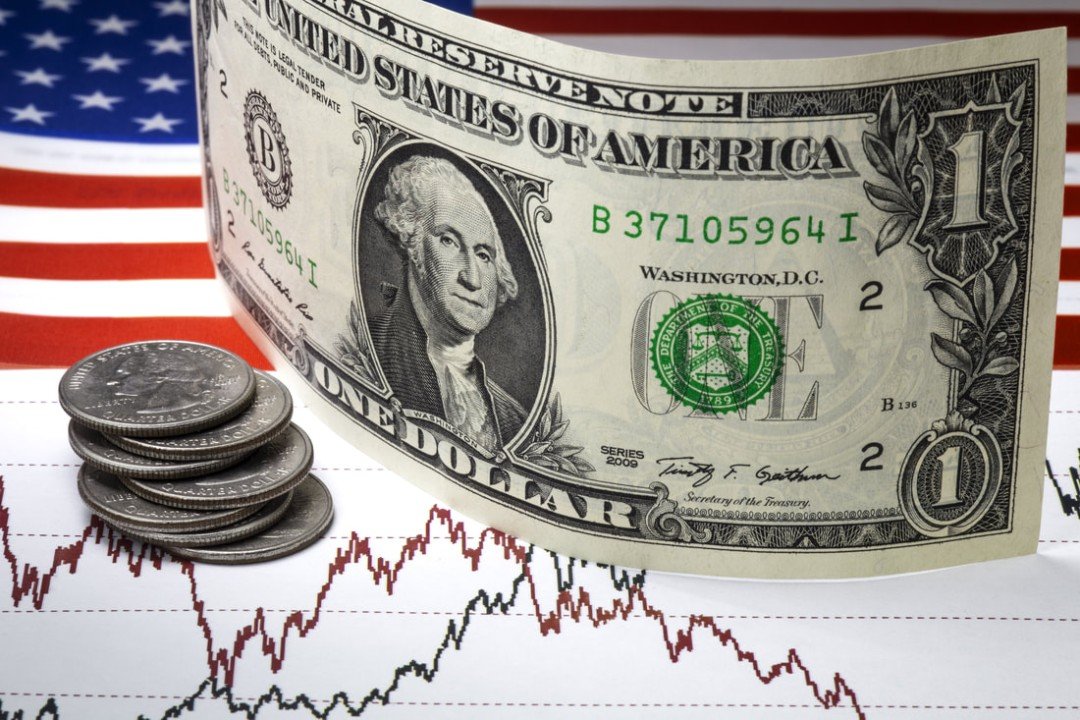 Dolar AS Tertekan Jelang Rapat The Fed, Isu Intervensi Trump Guncang Pasar
