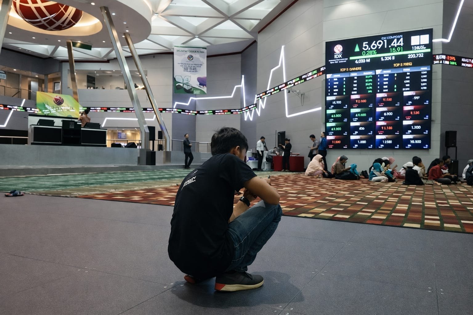 IHSG Melonjak 7,38% Selama Sepekan Terakhir, Tapi RNTH Turun 7,08% Jadi Rp25 Triliun